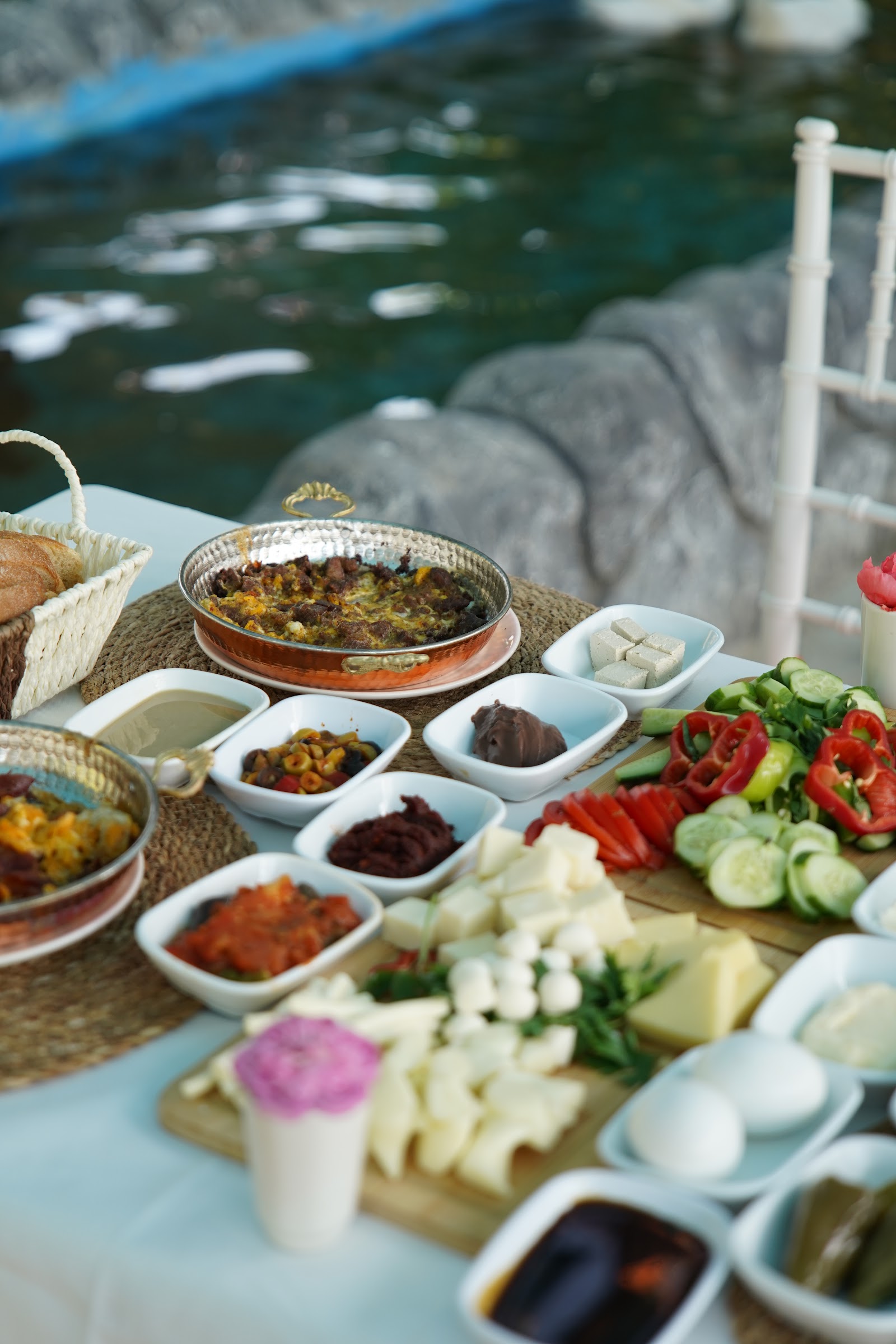Çiçekli Garden Kır Düğün Salonu Ve Serpme Köy Kahvaltı Bahçesi — Bornova, İzmir kır düğünü mekanı görsel 2