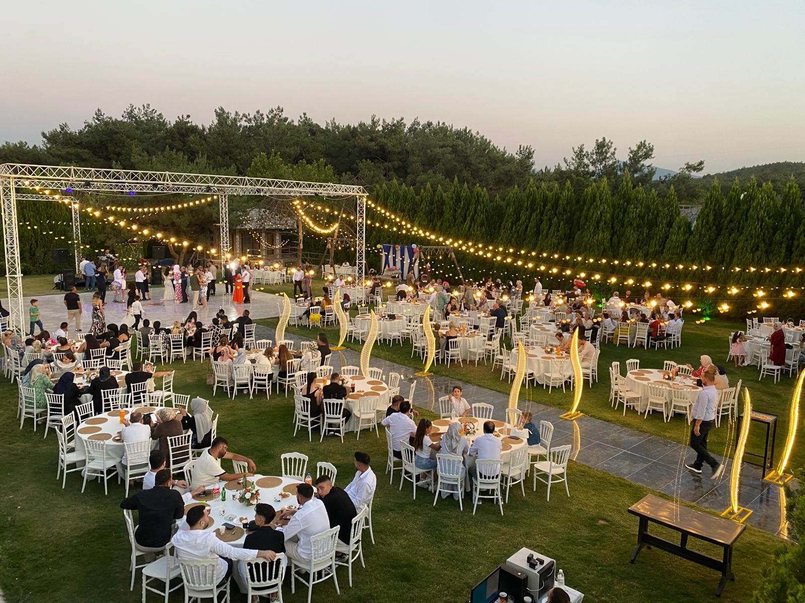 Çiçekli Garden Kır Düğün Salonu Ve Serpme Köy Kahvaltı Bahçesi kır düğünü mekanı