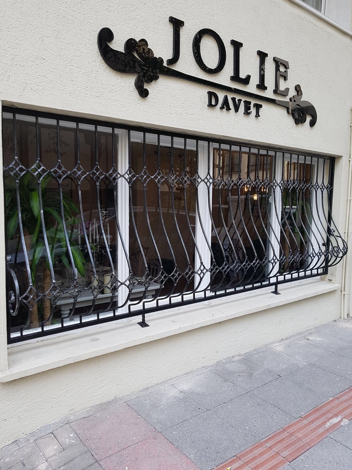 Jolie Davet