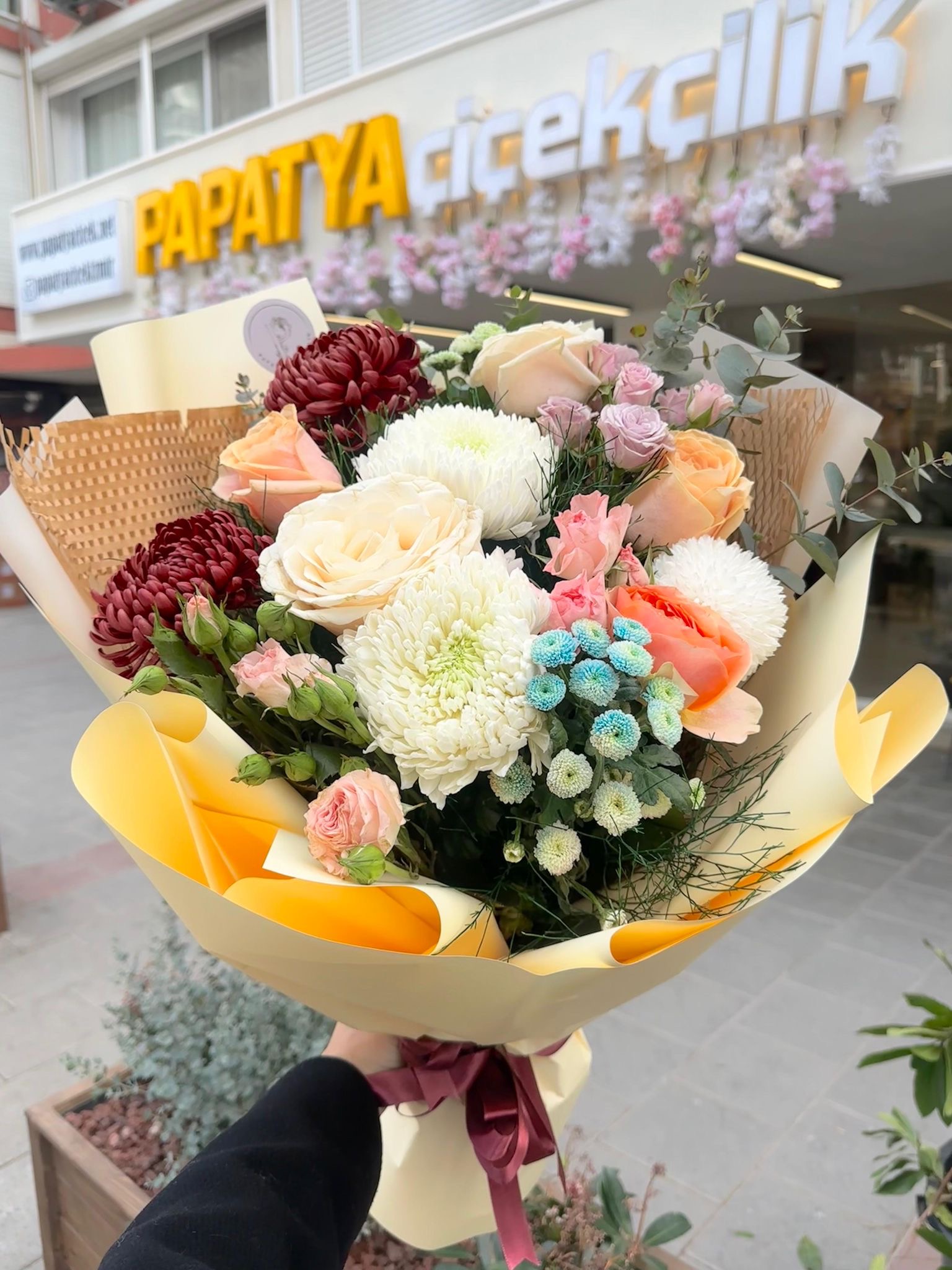 PAPATYA ÇİÇEKÇİLİK | BORNOVA ÇİÇEKÇİ