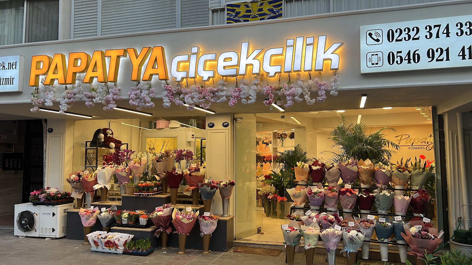 Papatya Çiçekçilik | Bornova Çiçekçi kır düğünü mekanı — Bornova