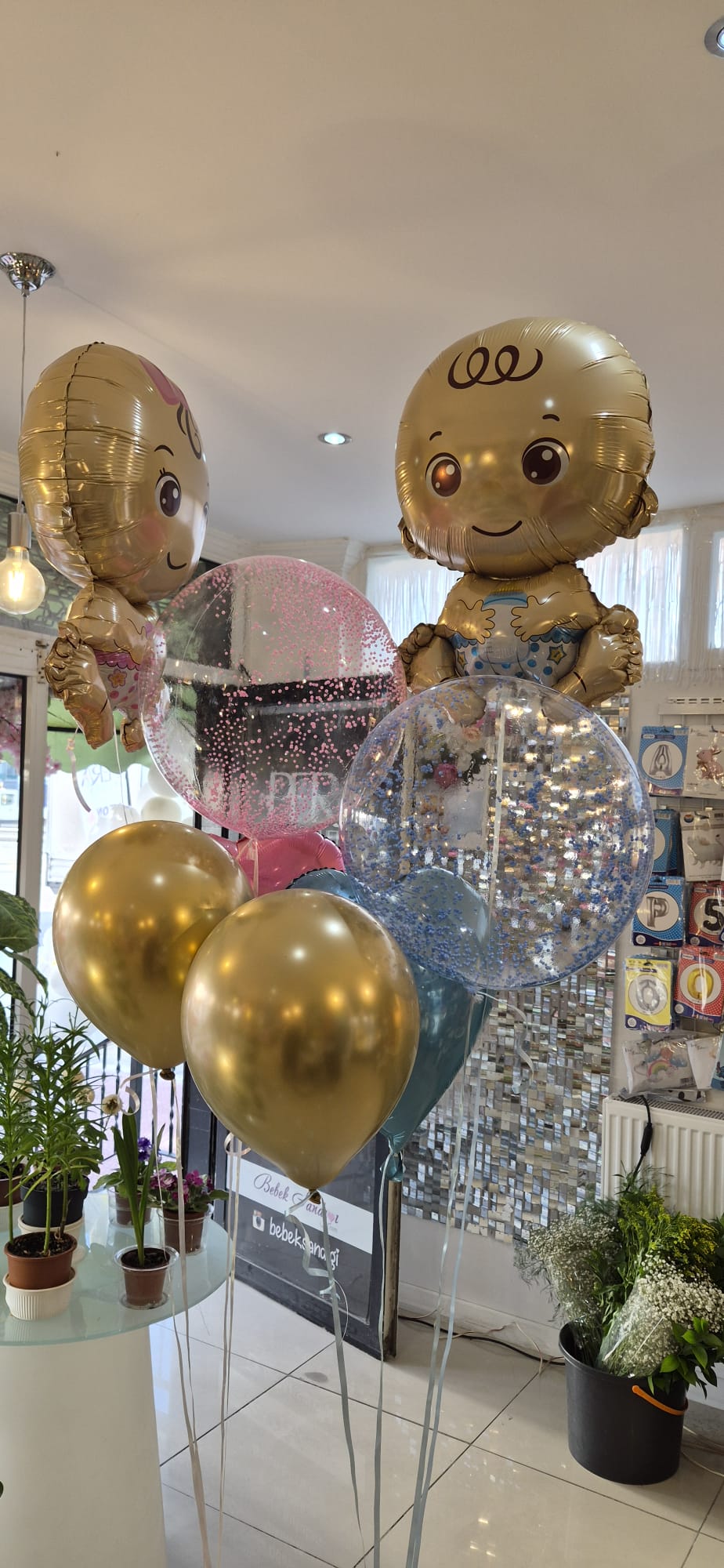 Pera Bouquet Çiğli Çiçek & Balon Dükkanı & Parti Malzemeleri