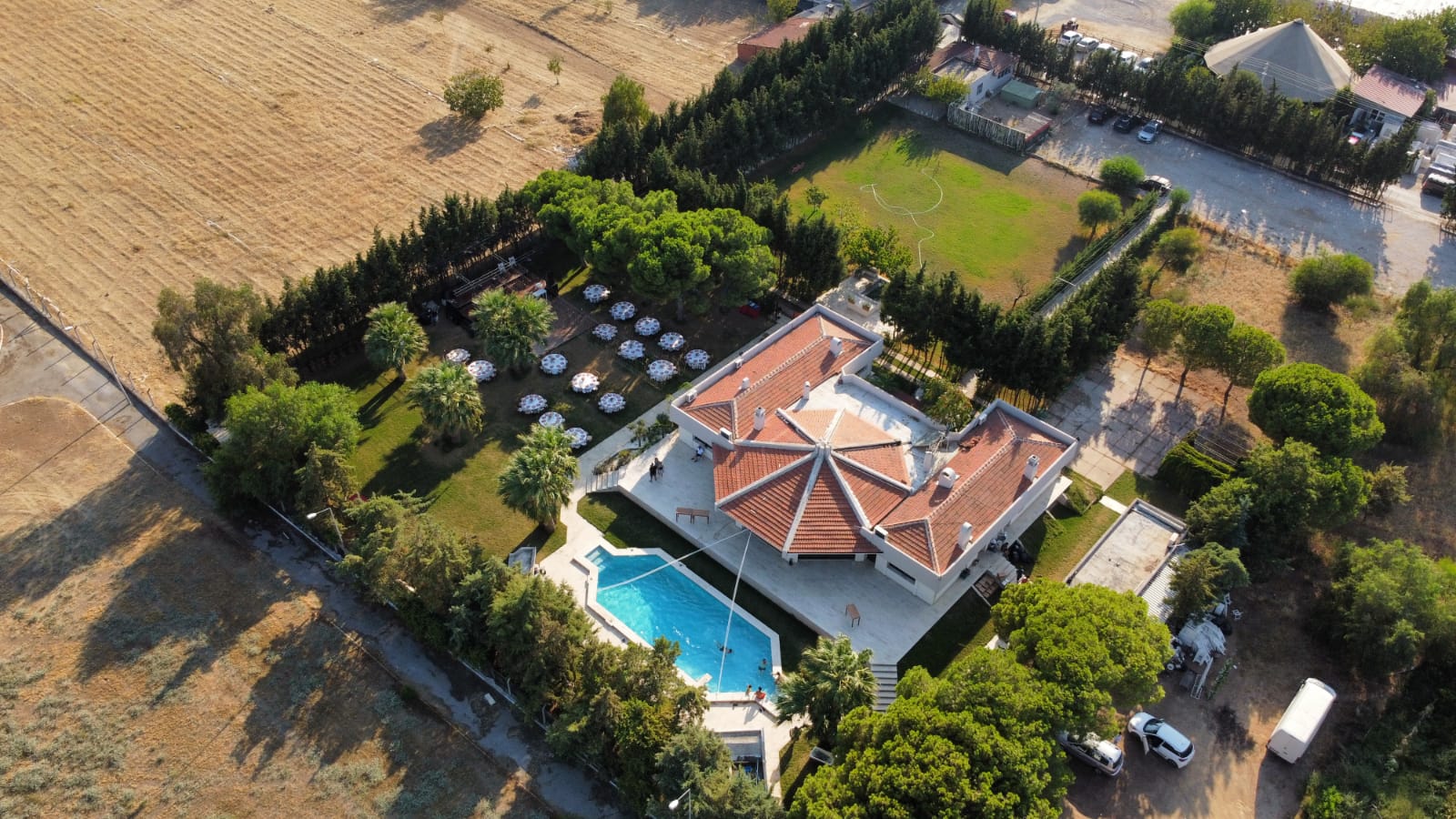 Three Palm Event & More — Balçova, İzmir kır düğünü mekanı